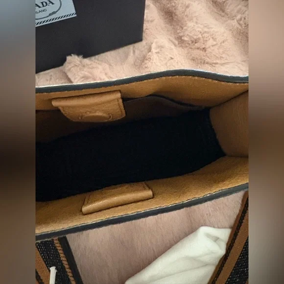 Prada Vitello Daino Soft leather mini shoulder bag - Picture 3 of 7